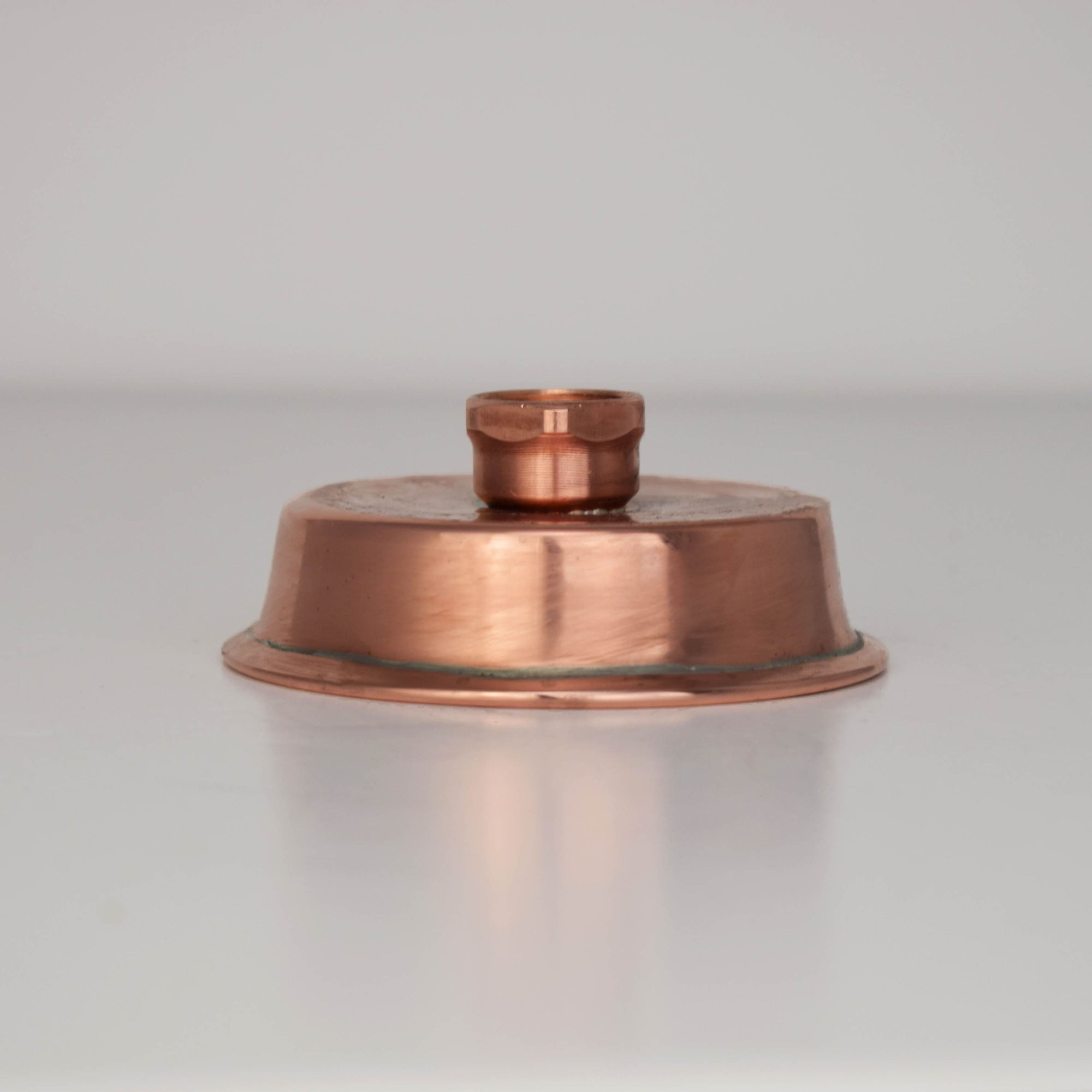 Upgrade your shower routine with this top-of-the-line copper shower head, which features adjustable settings to customize your shower experience.