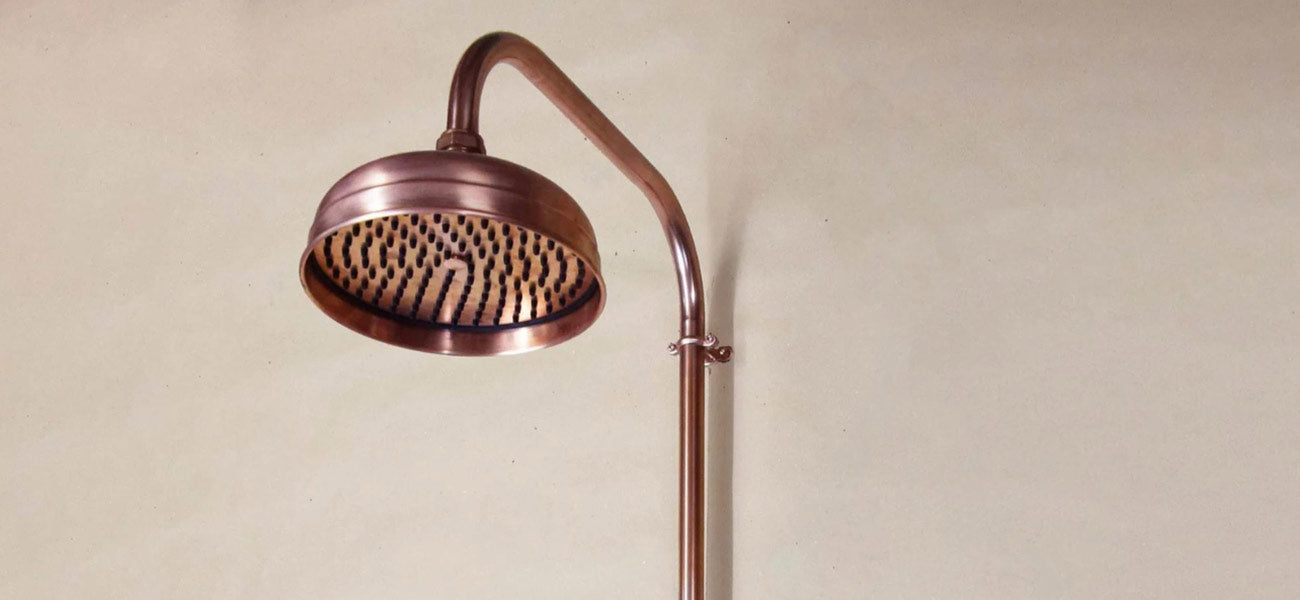 Clean and shiny copper bell head shower 