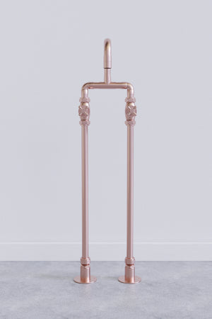 Freestanding copper bath tap front