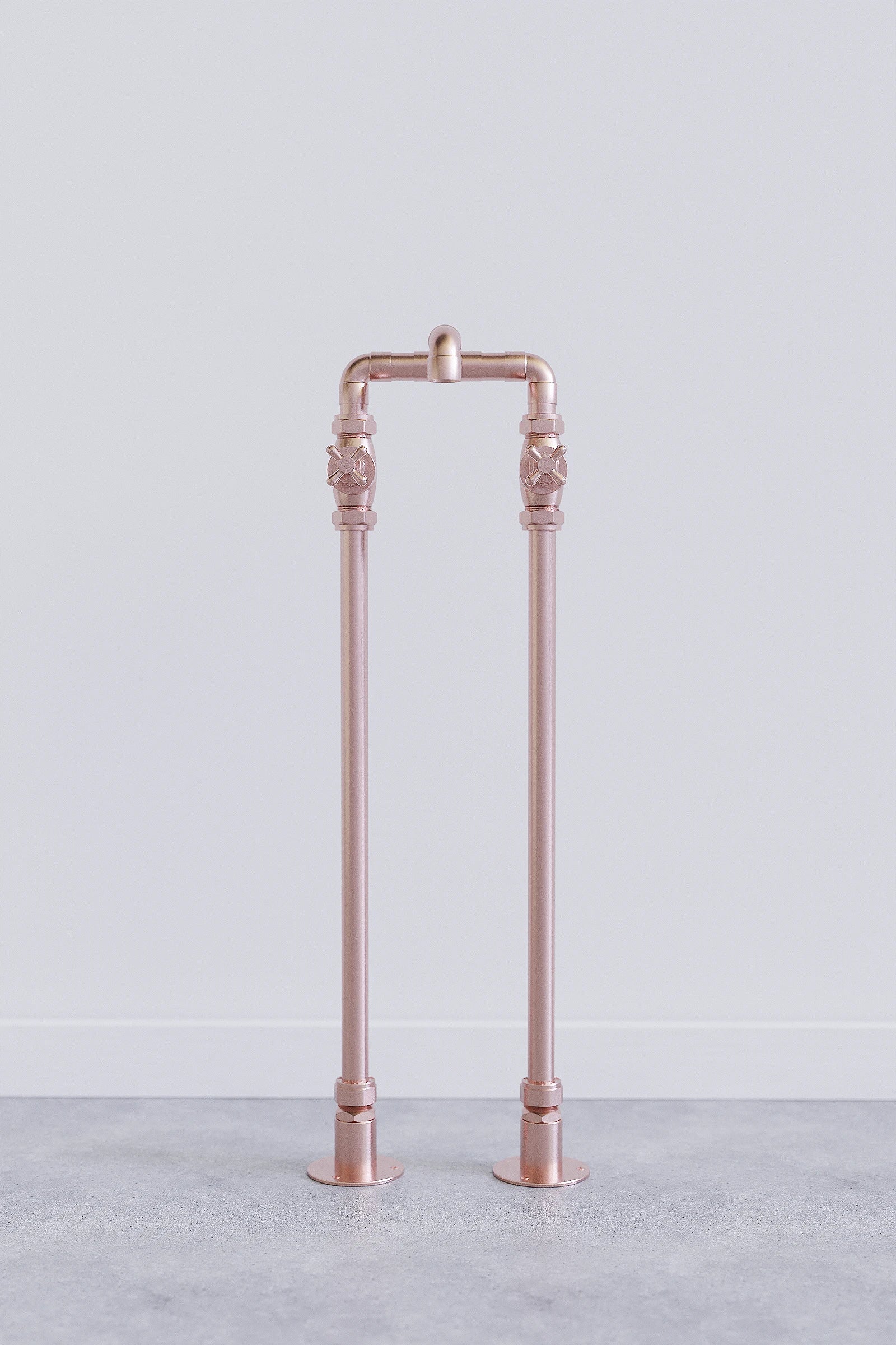 Freestanding copper bath tap front view