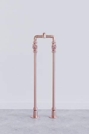 Freestanding copper bath tap front view