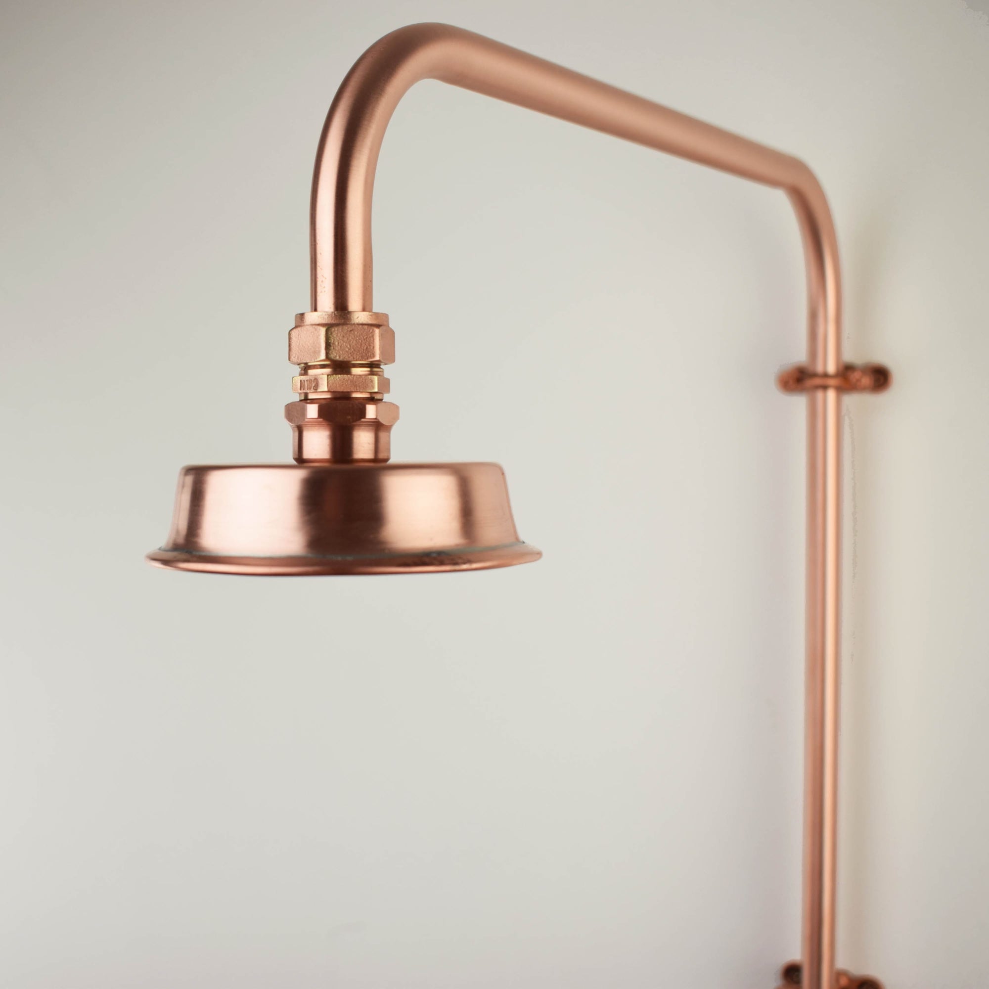 This copper shower head features a sleek and modern design that complements any bathroom aesthetic, while its antimicrobial properties ensure a hygienic shower experience.