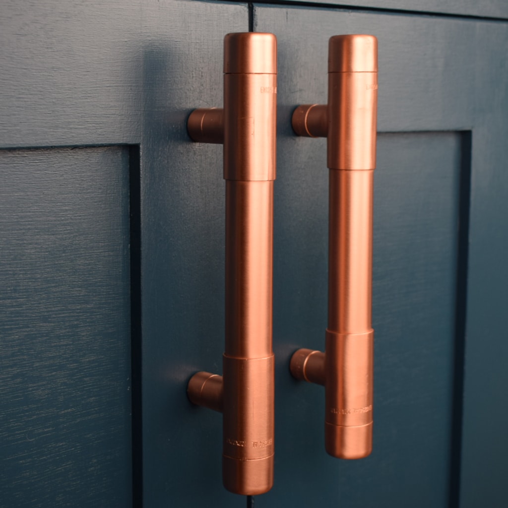 Copper Pull Handle - T-shaped (Thick Bodied) - Angled Shot